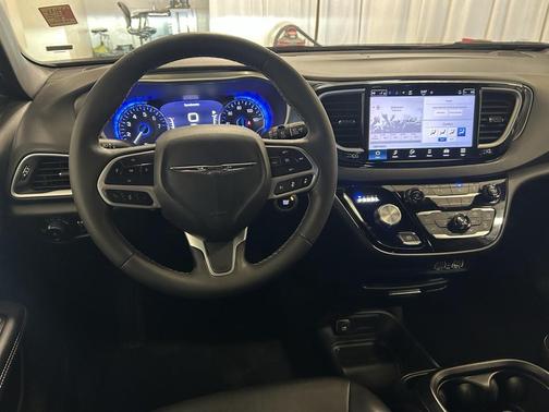 2025 Chrysler Pacifica L