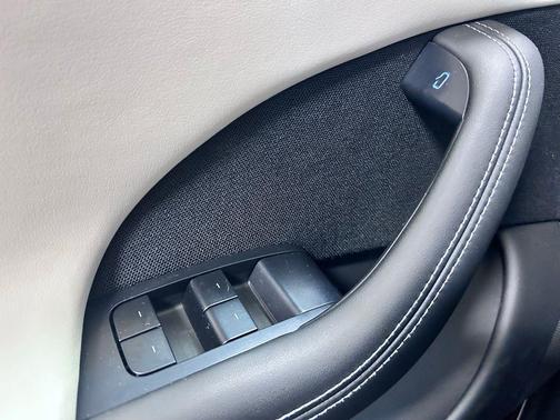 2023 Tesla Model S Base