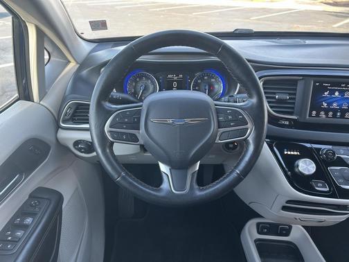 2020 Chrysler Pacifica Touring L