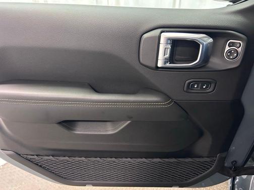 Anvil Clearcoat 2026 Jeep Gladiator Sahara