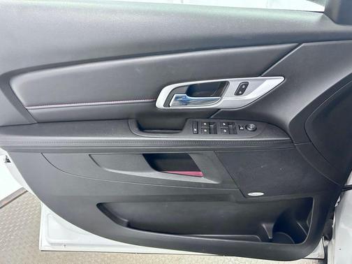 Summit White 2017 GMC Terrain SLE-2