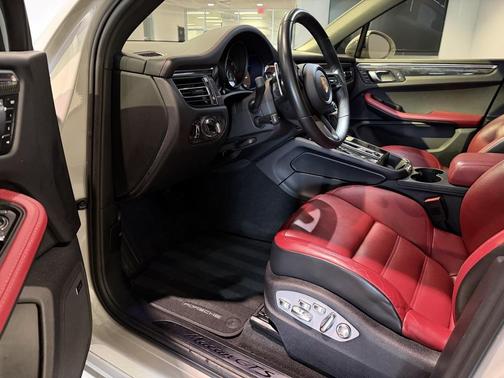 2024 Porsche Macan GTS