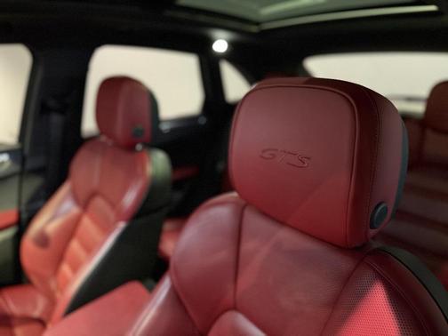 2024 Porsche Macan GTS