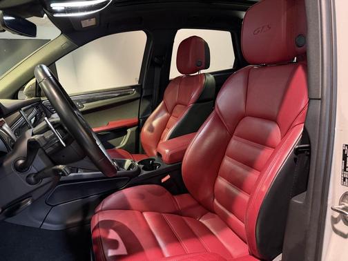 2024 Porsche Macan GTS