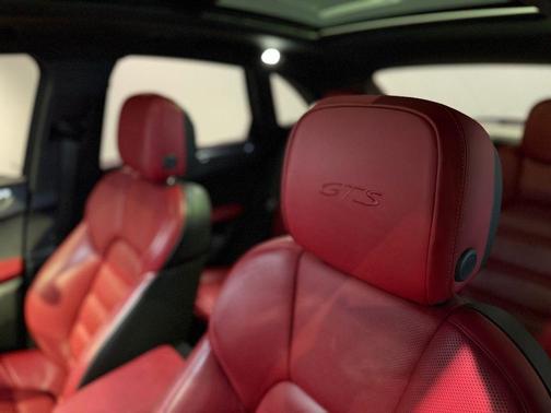 2024 Porsche Macan GTS