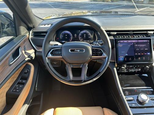 2025 Jeep Grand Cherokee Summit