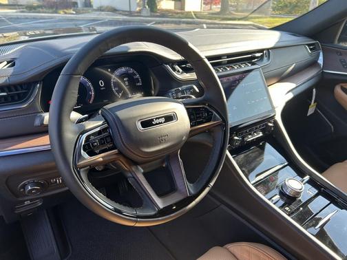 2025 Jeep Grand Cherokee Summit