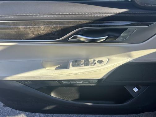 2016 BMW 750 i xDrive