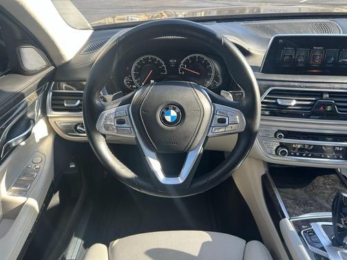 2016 BMW 750 i xDrive