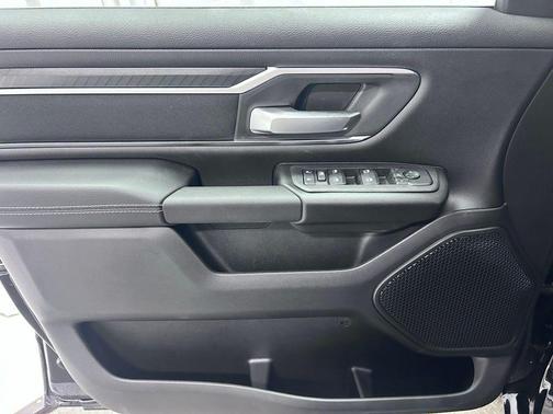 Diamond Black Crystal Pearlcoat 2026 RAM 1500 Big Horn/Lone Star