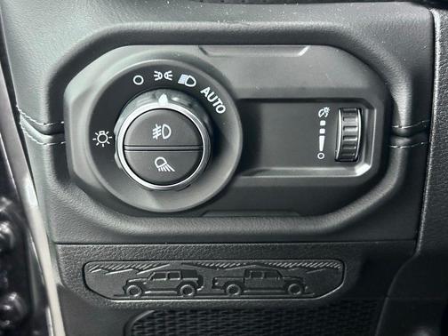 Granite Crystal Metallic Clearcoat 2026 Jeep Gladiator Mojave