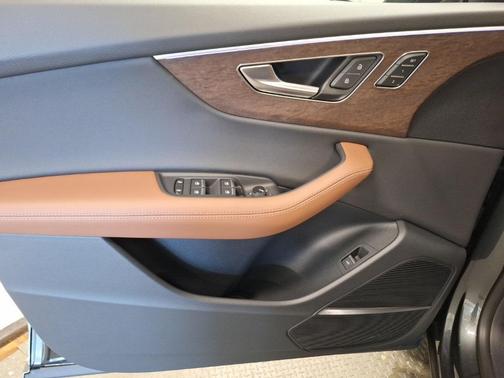 2026 Audi Q8 55 Premium Plus