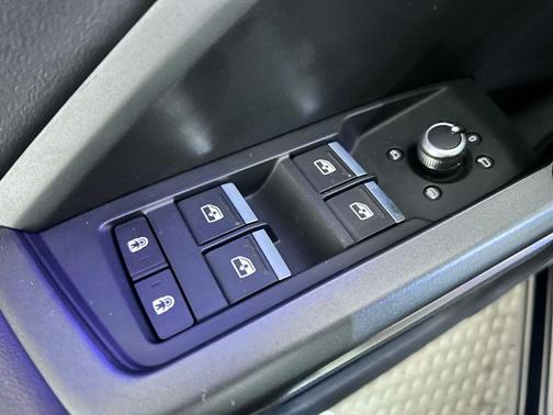 Mythos Black Metallic 2021 Audi Q3 Premium Plus