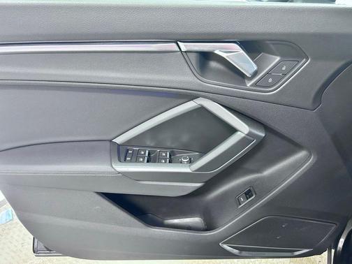 Mythos Black Metallic 2021 Audi Q3 Premium Plus