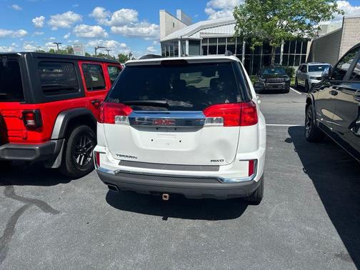 Summit White 2017 GMC Terrain SLE-2
