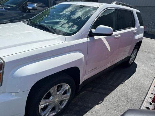 Summit White 2017 GMC Terrain SLE-2