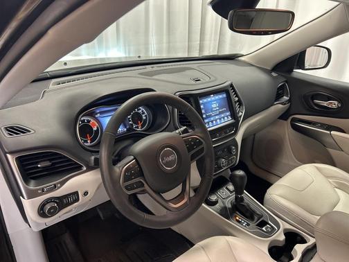2022 Jeep Cherokee Latitude Lux