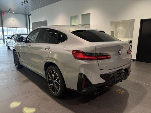 2024 BMW X4 M40i