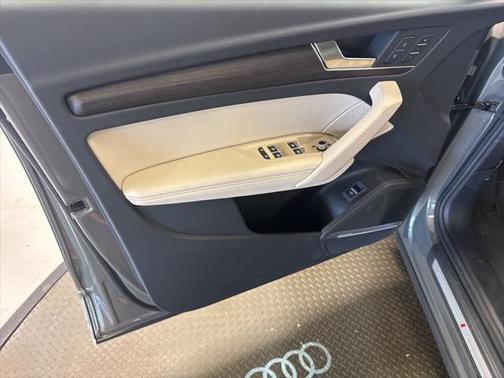 2025 Audi Q5 45 S line Premium Plus