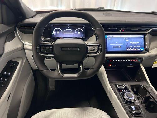 Red Hot Pearlcoat 2026 Jeep Cherokee Laredo