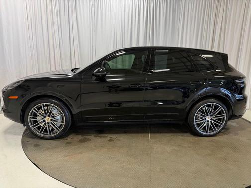 2023 Porsche Cayenne Turbo