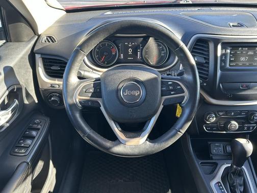 2016 Jeep Cherokee Sport