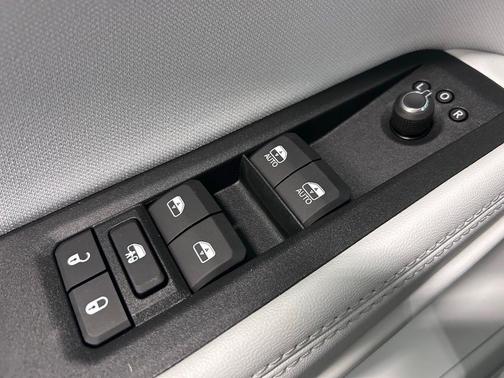 Hydro Blue Pearlcoat 2026 Jeep Cherokee Laredo