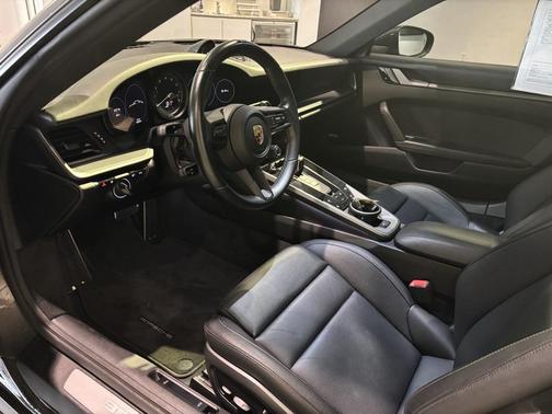 2021 Porsche 911 Carrera