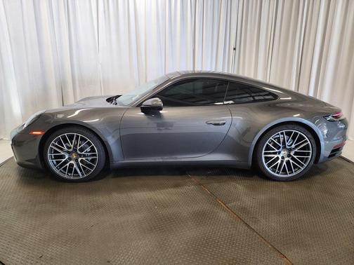 2021 Porsche 911 Carrera
