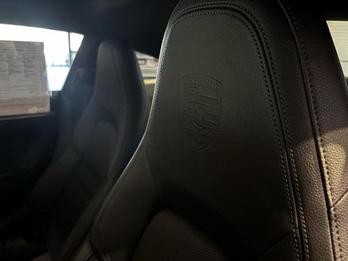 2021 Porsche 911 Carrera