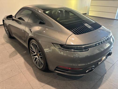 2021 Porsche 911 Carrera