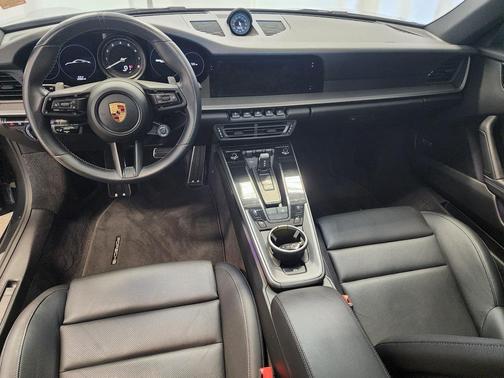 2021 Porsche 911 Carrera