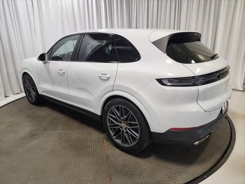 2024 Porsche Cayenne S