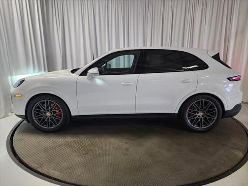 2024 Porsche Cayenne S