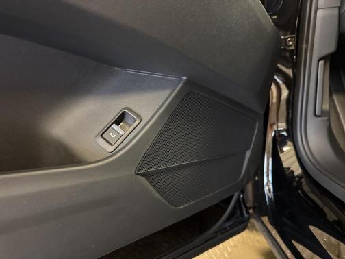 2025 Audi Q4 e-tron Premium