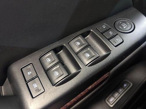 Quicksilver Metallic 2016 GMC Yukon SLT