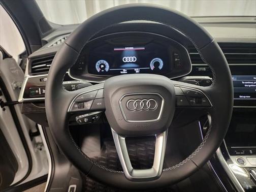 2025 Audi Q7 55 Premium Plus