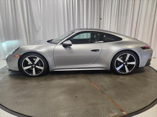2025 Porsche 911 Carrera
