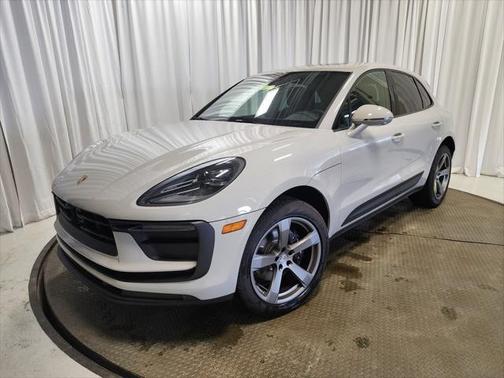 2025 Porsche Macan Base