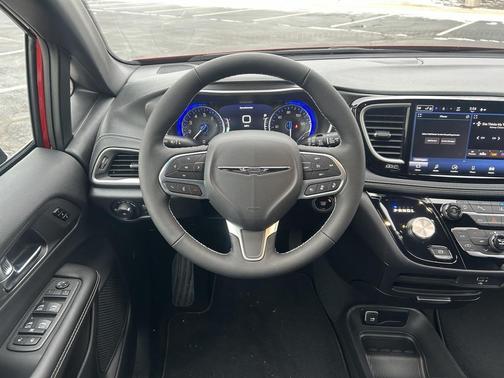 2026 Chrysler Pacifica L