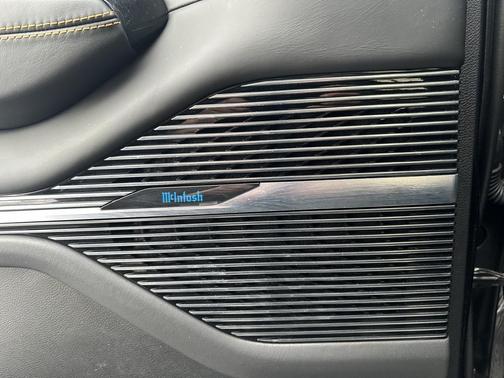 2022 Jeep Grand Wagoneer Series III