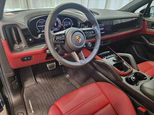 2025 Porsche Cayenne GTS