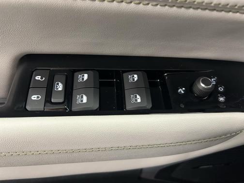 2025 Jeep Wagoneer L Series III