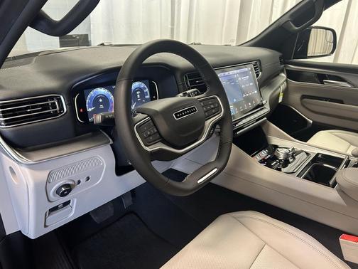 2025 Jeep Wagoneer L Series III