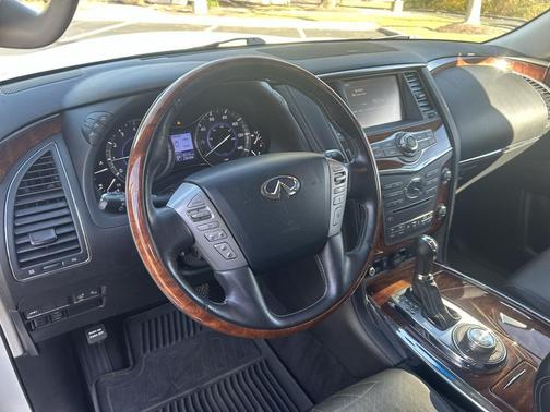 2017 INFINITI QX80 Base