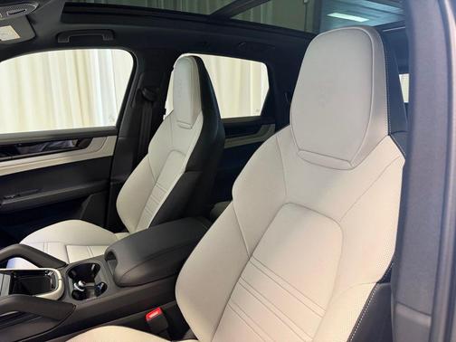 Chalk 2026 Porsche Cayenne Cayenne E-Hybrid