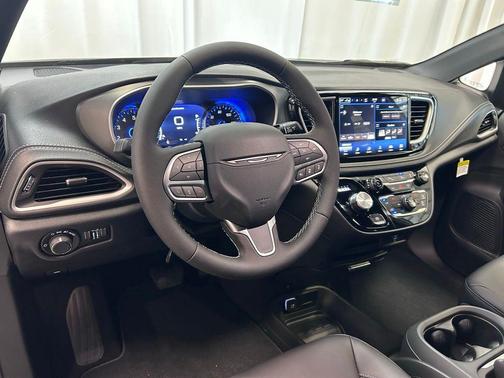 Bright White 2027 Chrysler Pacifica L