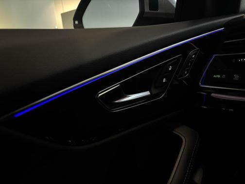 2025 Audi Q8 55 Premium Plus