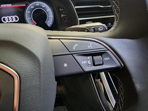 2025 Audi Q8 55 Premium Plus
