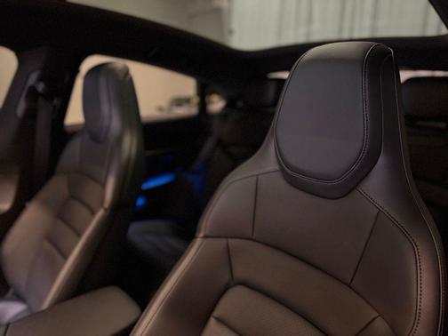 2025 Porsche Taycan 4